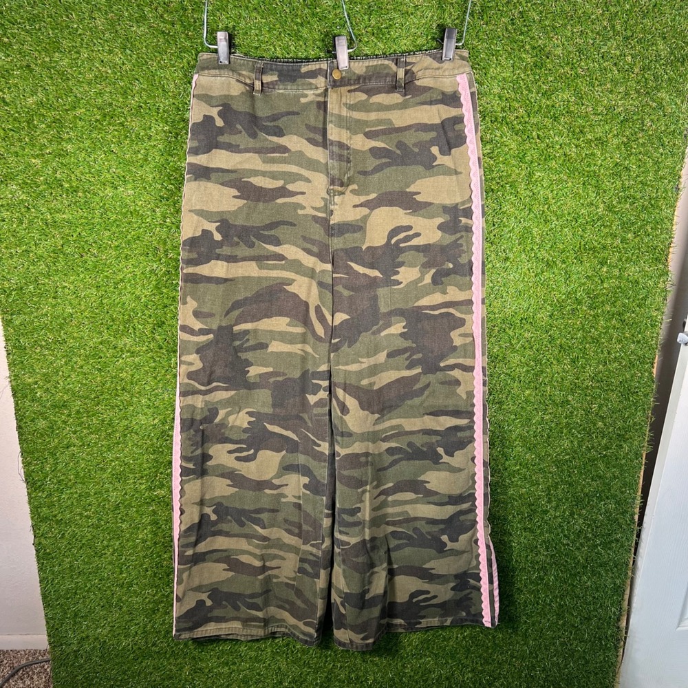 Oddi Womens 2XL Camo Wide Leg Pants Pink Lace Trim Crochet Detail Streetwear